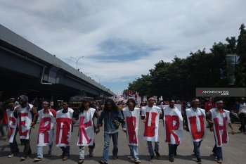 Aksi peringatan Hari Buruh di Makassar berlangsung aman kondusif