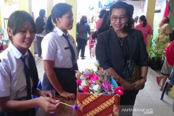 Perlu partisipasi semua pihak dalam memajukan dunia pendidikan, kata DPRD Gumas
