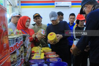 Bupati OKU buka pasar murah antisipasi lonjakan harga
