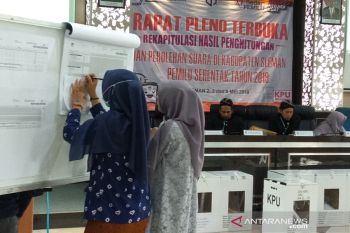 Bawaslu Sleman mengharapkan rekapitulasi dua kecamatan segera selesai