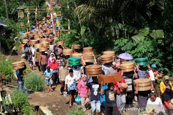 1.000 tenong warnai tradisi nyadran di Kembangsari Temanggung