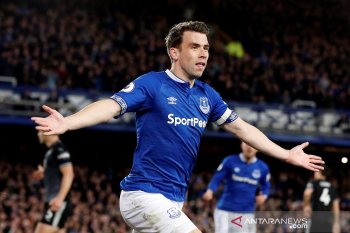 Everton Tundukkan Burnley 2-0