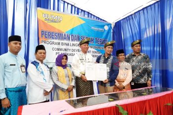 Angkasa Pura ll salurkan PKBl senilai Rp1.1 miliar