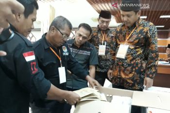 KPU Karimun rampungkan rekapitulasi suara tujuh kecamatan