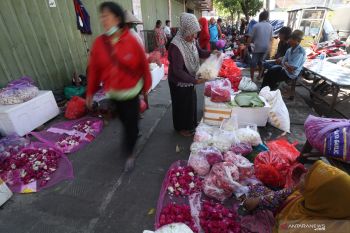 Pasar bunga tabur musiman