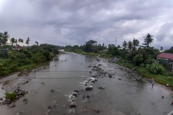 Diguyur hujan, tradisi  Balimau sepi
