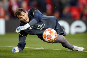 Meski kena serangan jantung, Casillas tetap masuk daftar pemain Porto