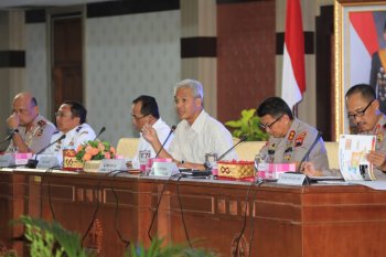 Menhub &amp; Gubernur Jateng bahas persiapan mudik