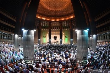Shalat Tarawih pertama di berbagai daerah