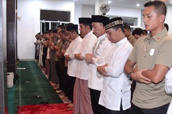 Jokowi laksanakan salat tarawih pertama di Bogor
