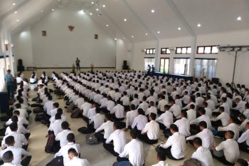 Danlantamal Manado bekali peserta seleksi calon taruna AAL