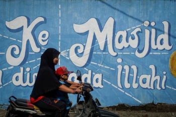Mural bernuansa Islam