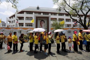 Raja Thailand temui rakyatnya pada hari terakhir penobatan