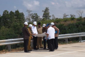 Presiden Jokowi tinjau calon Ibu kota RI i Kalimantan Timur