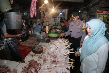 Bupati Pandeglang ingatkan pedagang tidak ambil barang dari agen nakal