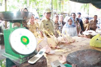 Pantau Kebutuhan Pokok, Gubernur Blusukan ke Pasar