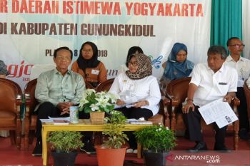 Sultan mengajak masyarakat DIY hidup sederhana