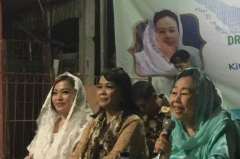 Ibu Sinta Nuriyah Wahid sahur bersama di Rawamangun Jakarta Timur