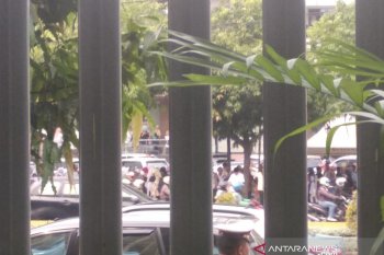 Massa mulai berdatangan di Bawaslu Jakarta