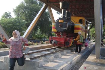 Ngabuburit di Monumen Lokomotif
