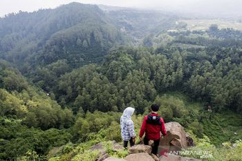 Ngabuburit Tebing Keraton