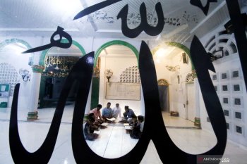 Umat muslim memperbanyak amalan dan ibadah di bulan Ramadhan