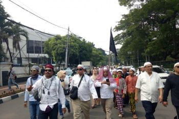 Sejumlah massa dari Istiqlal mulai bertolak ke Bawaslu