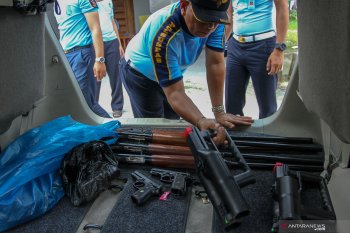 Usai kerusuhan, polisi masih buru 15 tahanan yang kabur