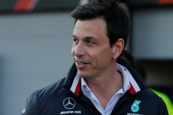Mercedes dan Hamilton rembukan pindah ke Ferrari