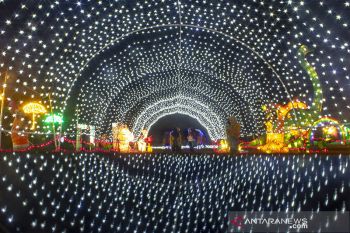 Wisata malam taman cahaya