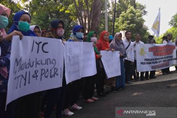 Unjuk rasa dukung KPU