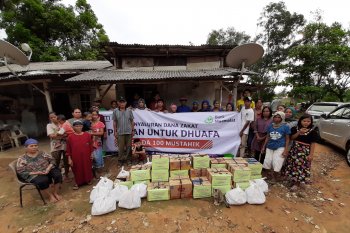 Bank Muamalat Tanjungpinang salurkan dana zakat pangan dhuafa