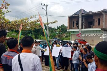 Masyarakat dan Mahasiswa Tambusai Utara Rohul desak Bawaslu usut temuan C1 dibuang ke parit