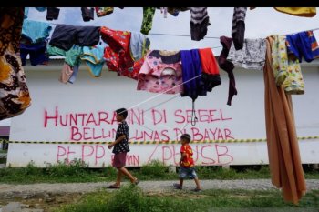 Huntara PUPR Mamboro tetap dihuni pengungsi meski disegel