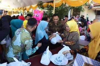 Pemkab Serang bagikan 2.600 paket sembako gratis