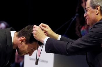 Messi dianugerahi penghargaan "Creu de Sant Jordi" oleh Pemerintah Spanyol