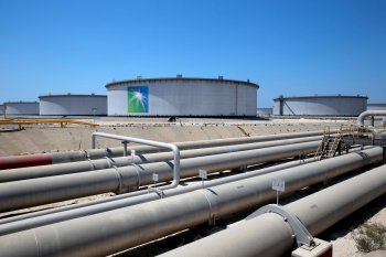Harga minyak dunia turun