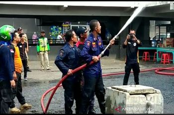 Tempat generator listrik sebuah mal di Pekalongan terbakar