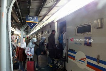 KAI  tambah rangkaian KA Mutiara Timur pada mudik Lebaran 2019