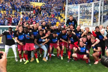 Paderborn mengamankan tiket promosi ke kasta terrtinggi Liga Jerman,