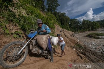 Jalan Trans Palu-Kulawi Putus