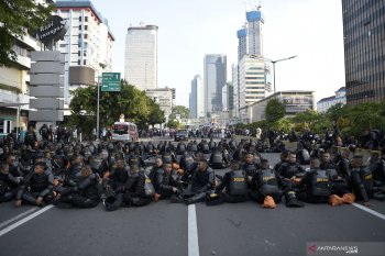 Polisi bubarkan aksi massa damai di Bawaslu RI