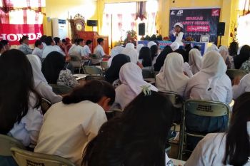 Honda edukasi #cari_aman demi kecerdasan bangsa di SMAN 1 Palu