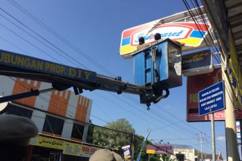 Satpol PP DIY: Ribuan papan reklame tidak berizin