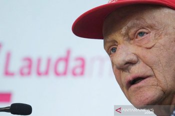 Mantan pebalap F1 Niki Lauda meninggal dunia