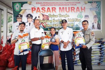 Pasar murah Kotim sangat membantu masyarakat kecil