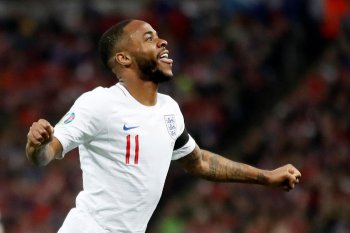 Sterling ingin bertemu pejabat FA dan bahas aksi rasis