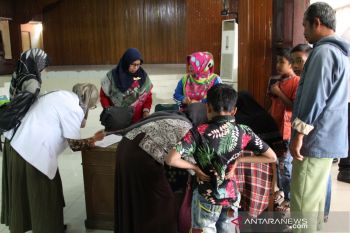 Baznas gelar khitan bagi anak-anak di Padang Panjang
