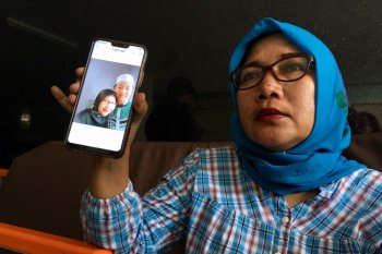 Warga cari anggota keluarganya ke rumah sakit
