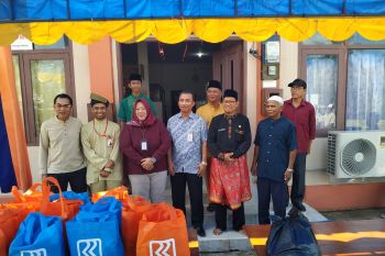 Disnaker Lingga gelar bakti sosial sempena hari buruh